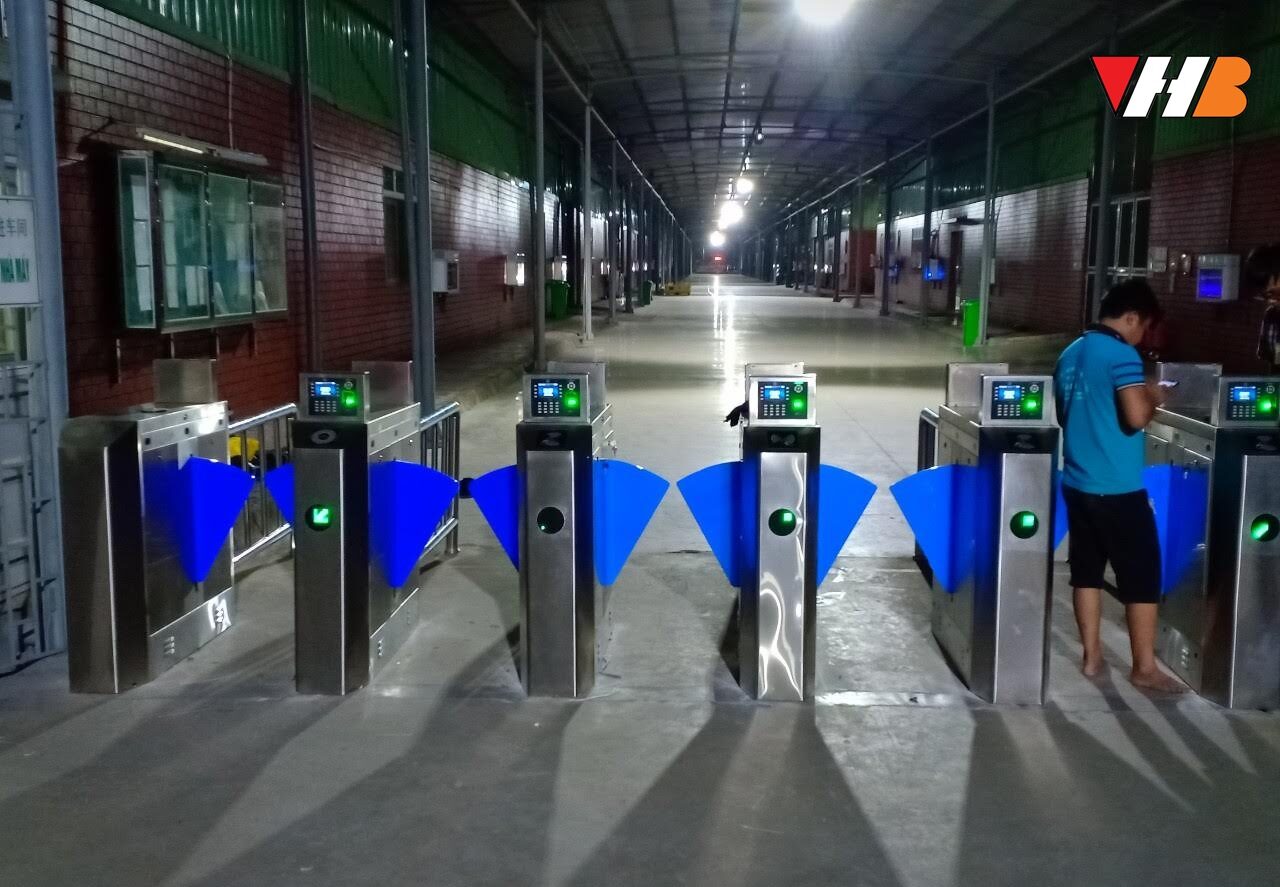 hệ thống kiểm soát ra vào bằng vân tay