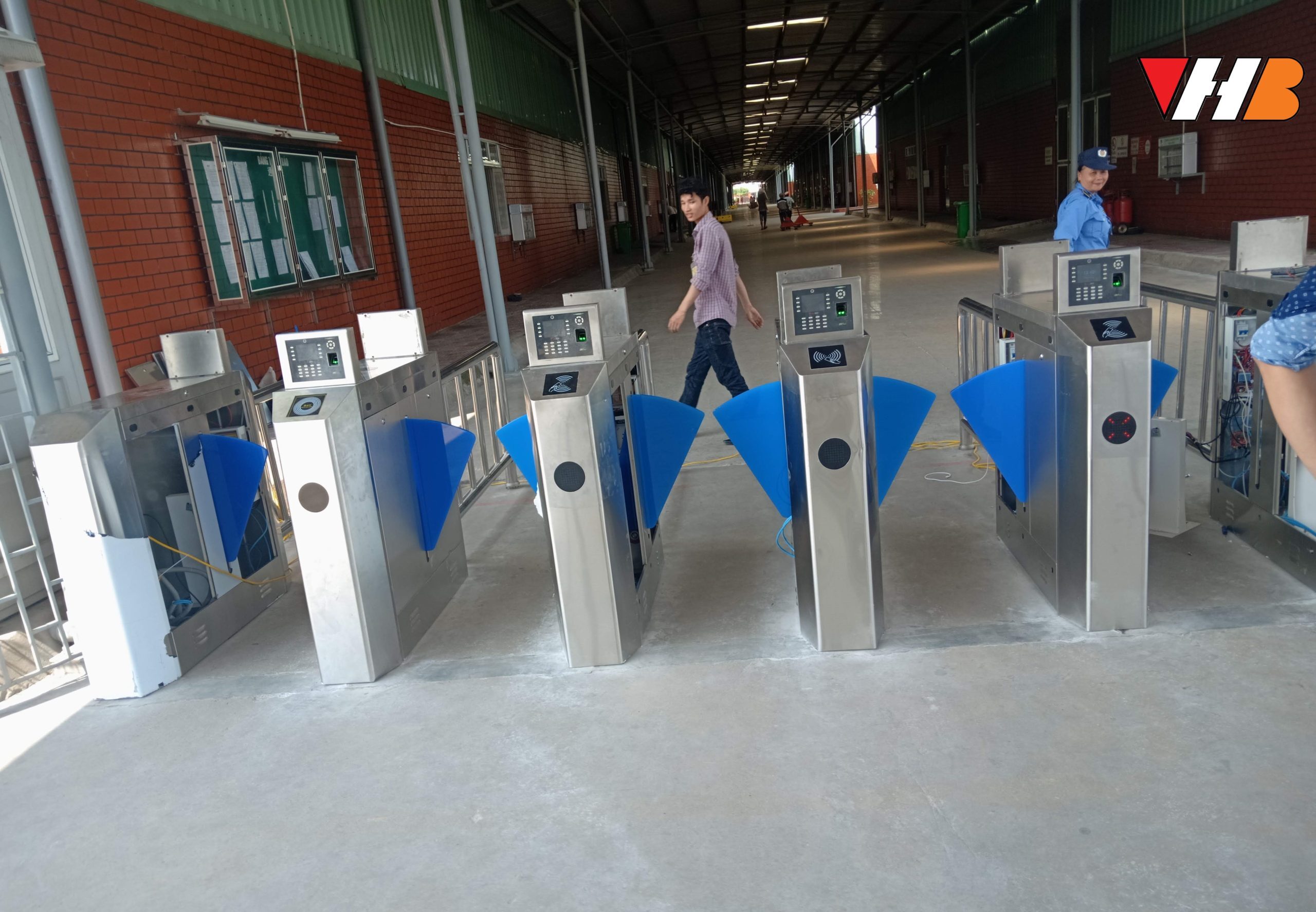 hệ thống kiểm soát ra vào bằng vân tay