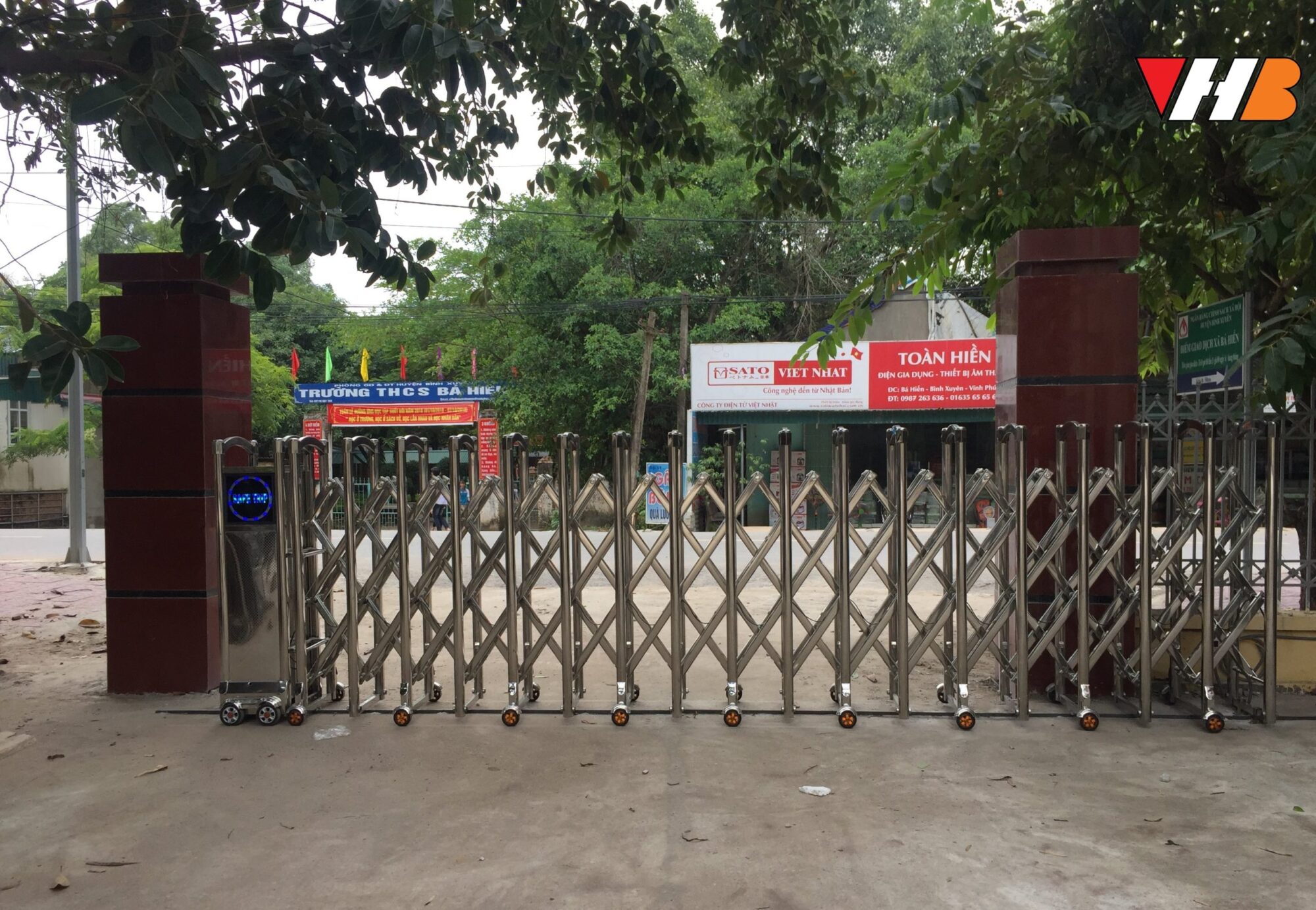 Sửa chữa cổng xếp inox tự động quý khách hàng