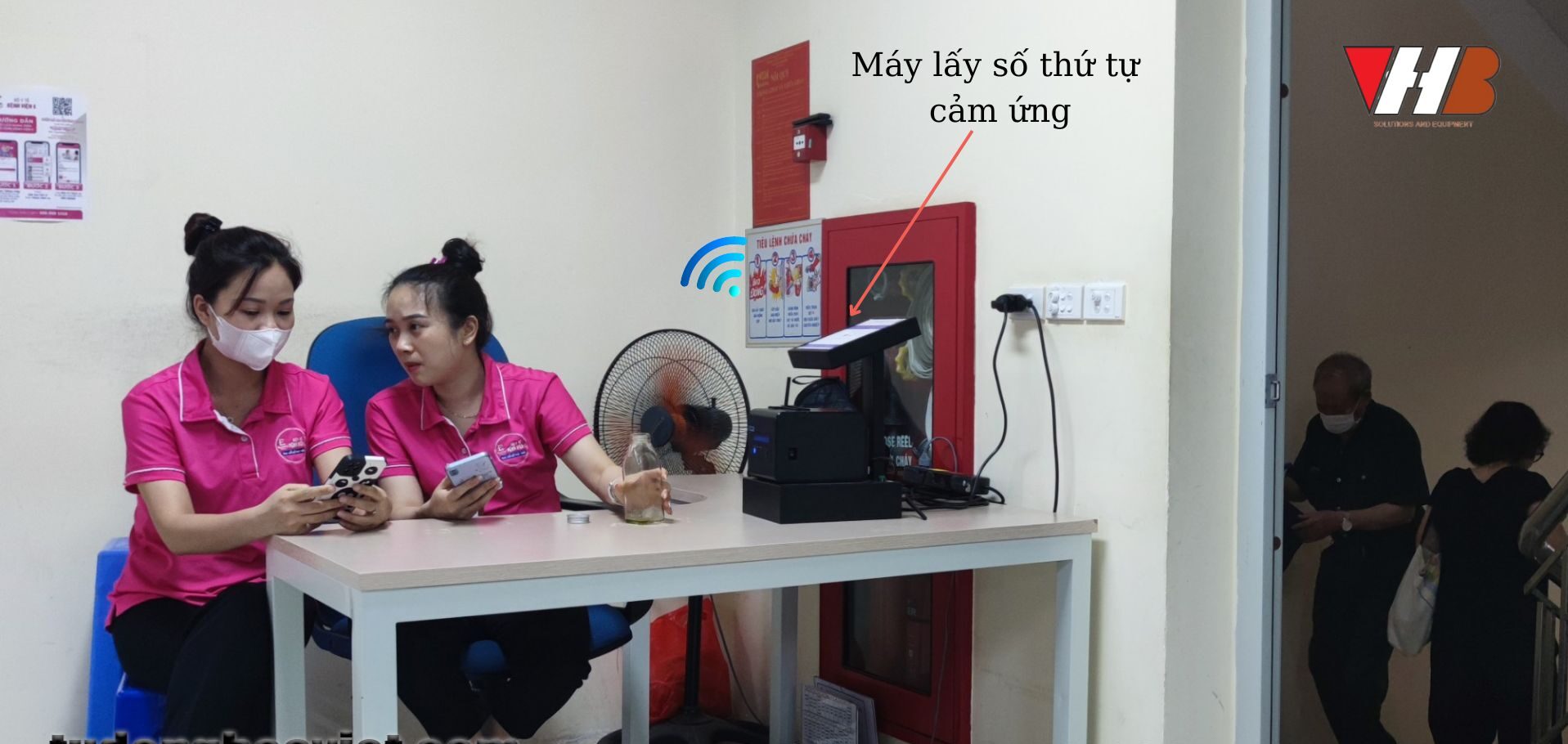 Máy lấy sô thứ tự tại quầy bệnh viện