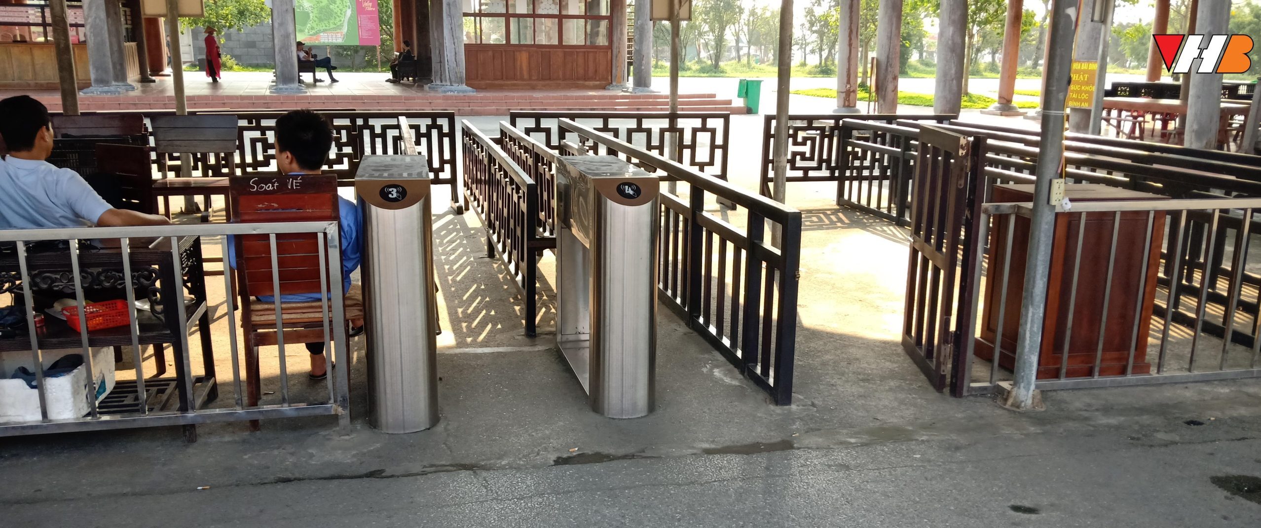 Cổng tripod 3 càng