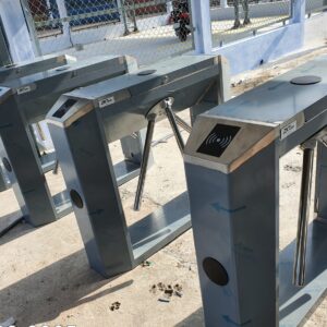 Cổng tripod tay xoay 3 càng nhàấmy