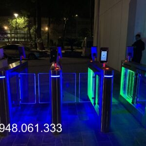 Hệ thống kiểm soát vào ra kết hợp chấm công