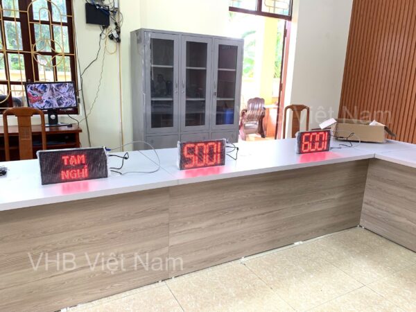 bảng led hiển thị số thứ tự đặt tại quầy dịch vụ (3)