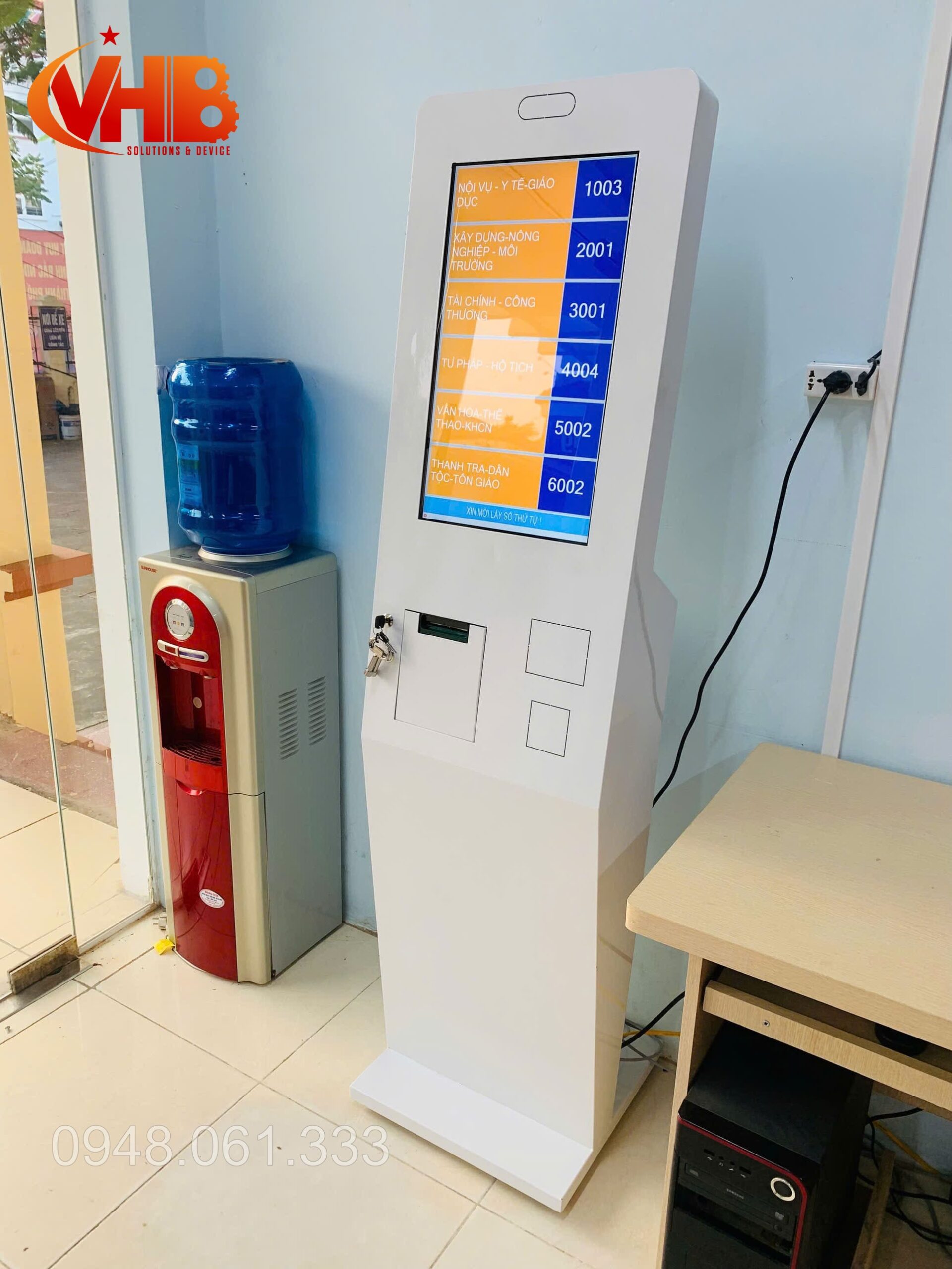 Hệ Thống Lấy Số Xếp Hàng Tại Phường Yên Dũng – Giải Pháp Hiện Đại Cho Hành Chính Công 7 KIOSK LẤY SỐ 24INCH MÀN DỌC