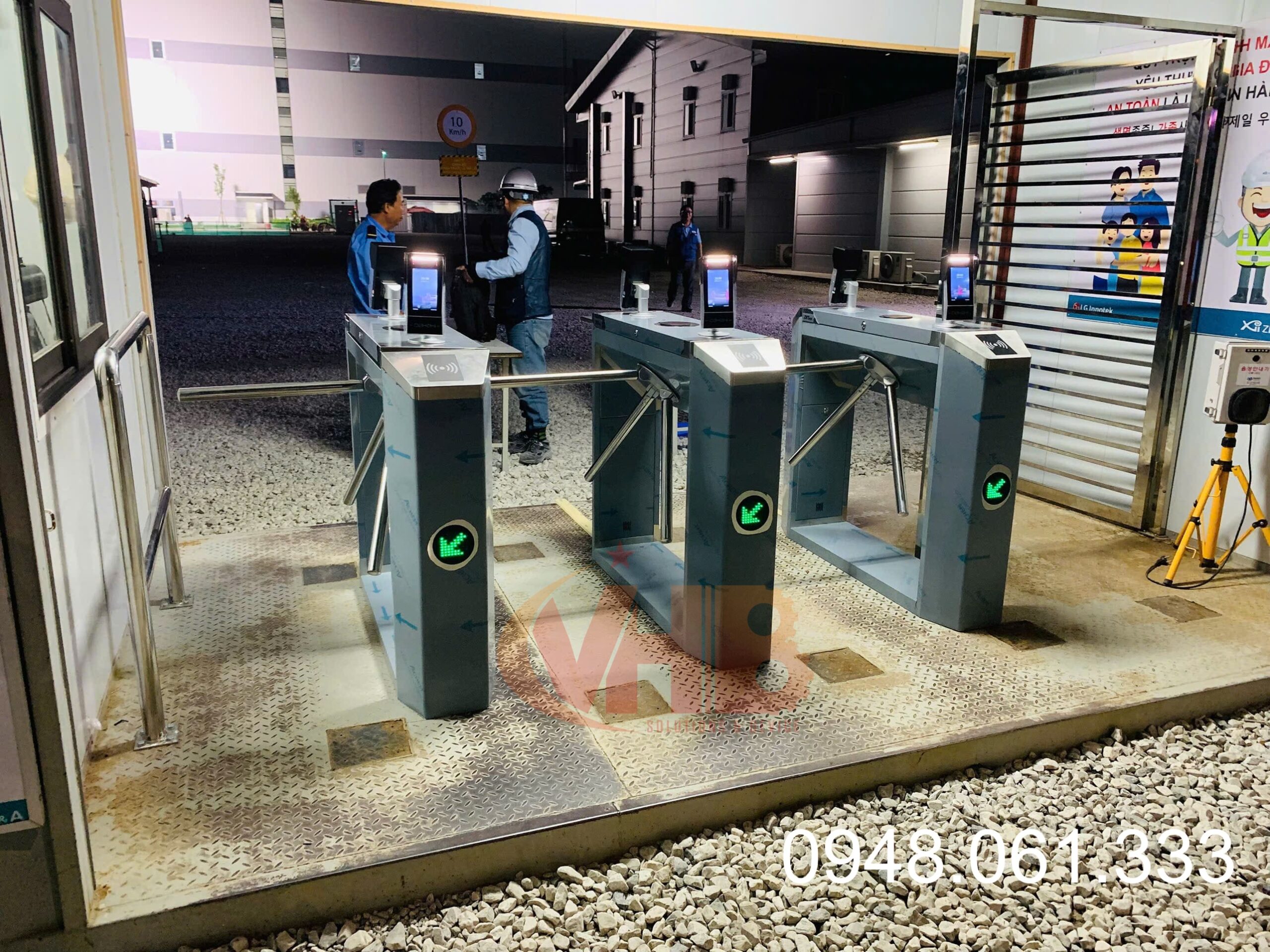 Nguyên lý hoạt động của hệ thống máy chấm công kiểm soát cửa