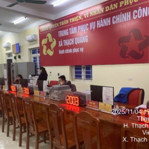 Bảng led hiển thị số thứ tự được gọi tại các quầy tại văn phòng một cửa