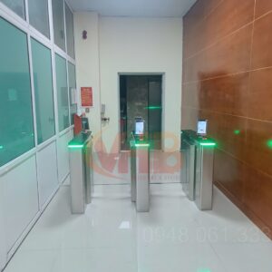 Cổng kiểm soát người đi bộ cho nhà xưởng 5 Giải pháp kiểm soát công nhân bằng khuôn mặt tại nhà máy