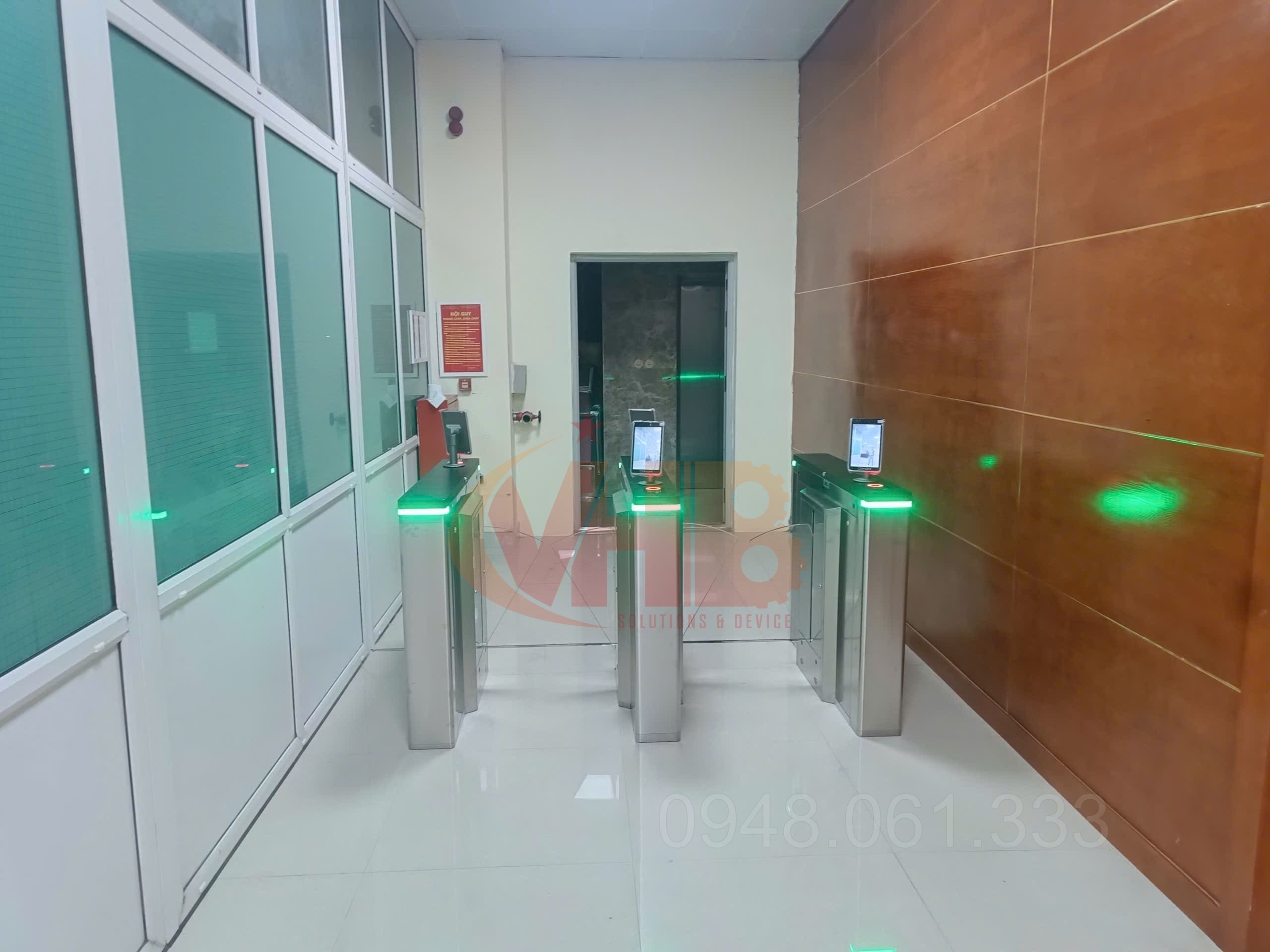 Cổng kiểm soát người đi bộ cho nhà xưởng 2 Giải pháp kiểm soát công nhân bằng khuôn mặt tại nhà máy
