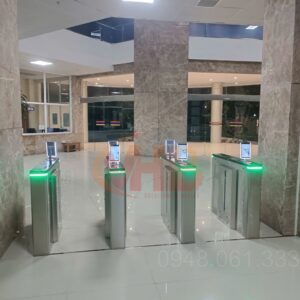 Cổng kiểm soát người đi bộ cho nhà xưởng 6 Kiểm soát ra vào bằng nhận dạng khuôn mặt cho nhà máy