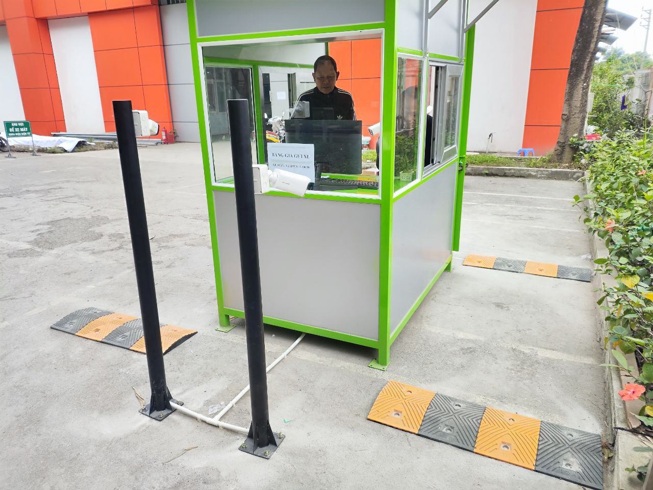 Hệ Thống Giữ Xe Bằng Thẻ Từ – Giải Pháp Kiểm Soát Phương Tiện Hiện Đại 1 Hệ Thống Giữ Xe Bằng Thẻ Từ