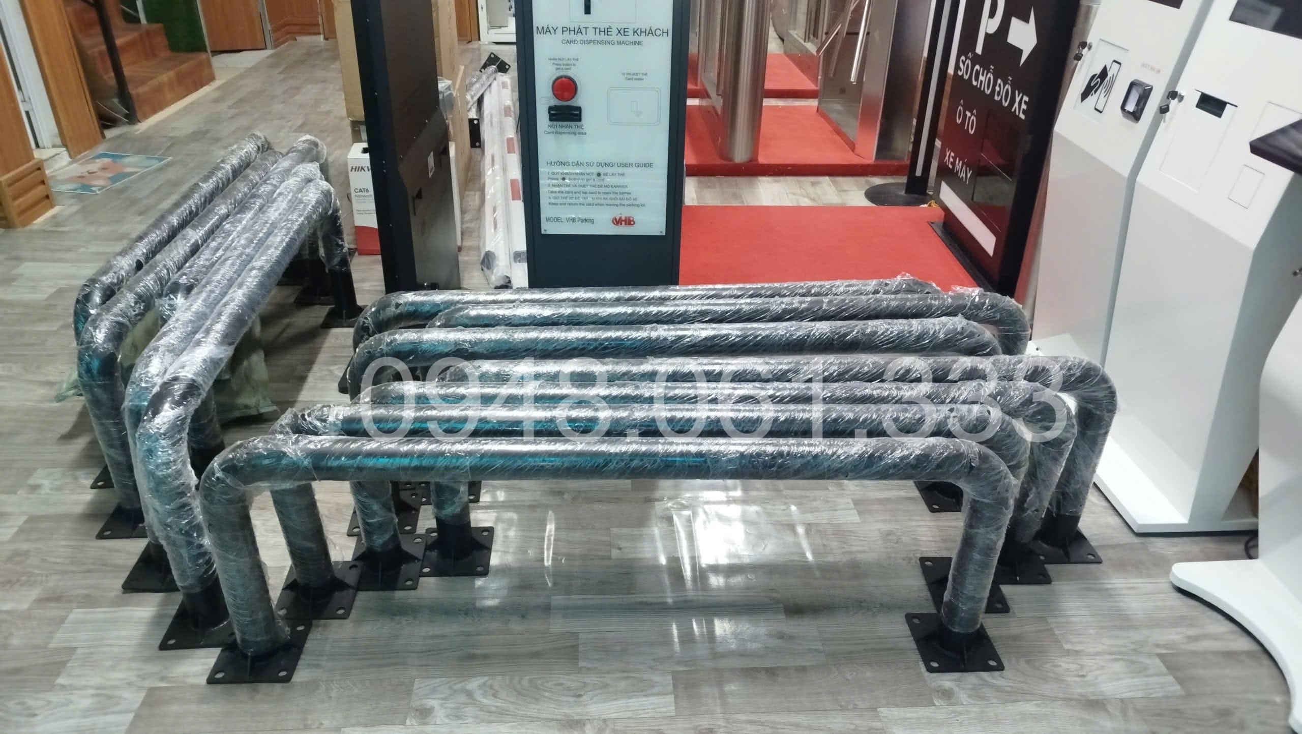 Lan can inox phân làn xe