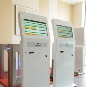 Máy kiosk check thẻ dành cho sân Goft